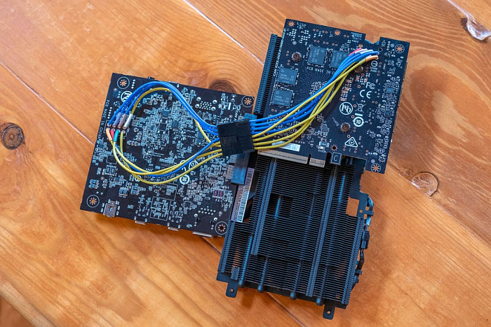Разбор внешней видеокарты RTX 5060 Ti AORUS AI BOX подтверждает наличие двух плат