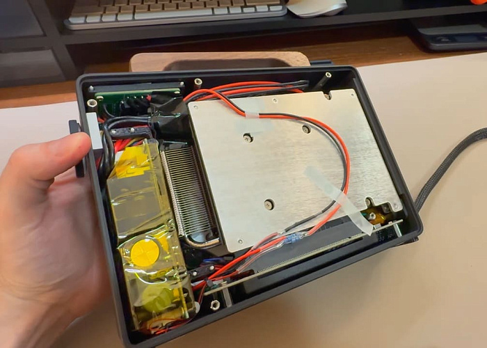 eGPU eGryphon включает в себя RTX 5060 Ti / RTX 5070, встроенный БП и OCuLink с Thunderbolt 5