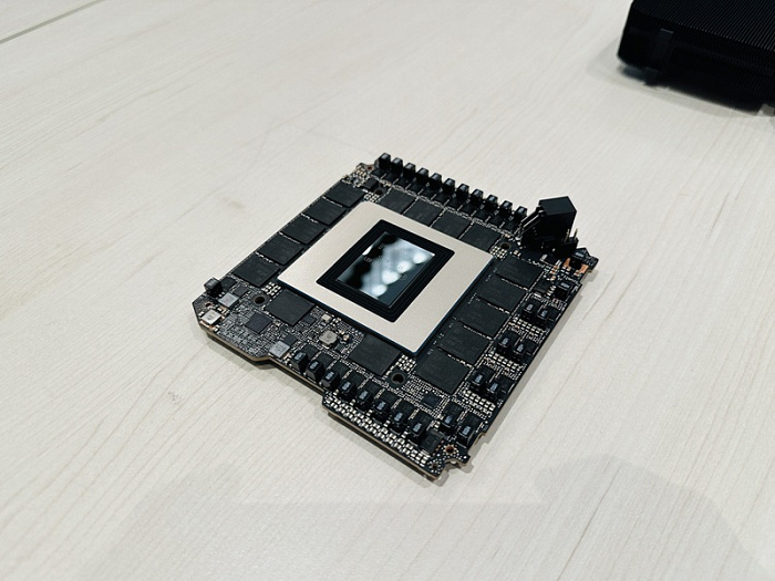 Энтузиасты пообещали модернизировать RTX 5090, установив более скоростную память