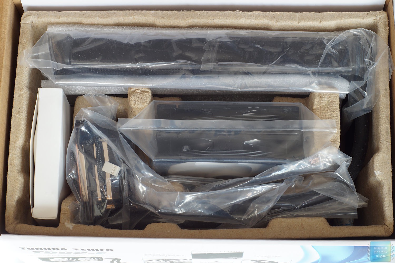 Система жидкостного охлаждения SilverStone TD02-E. Упаковка и комплектация