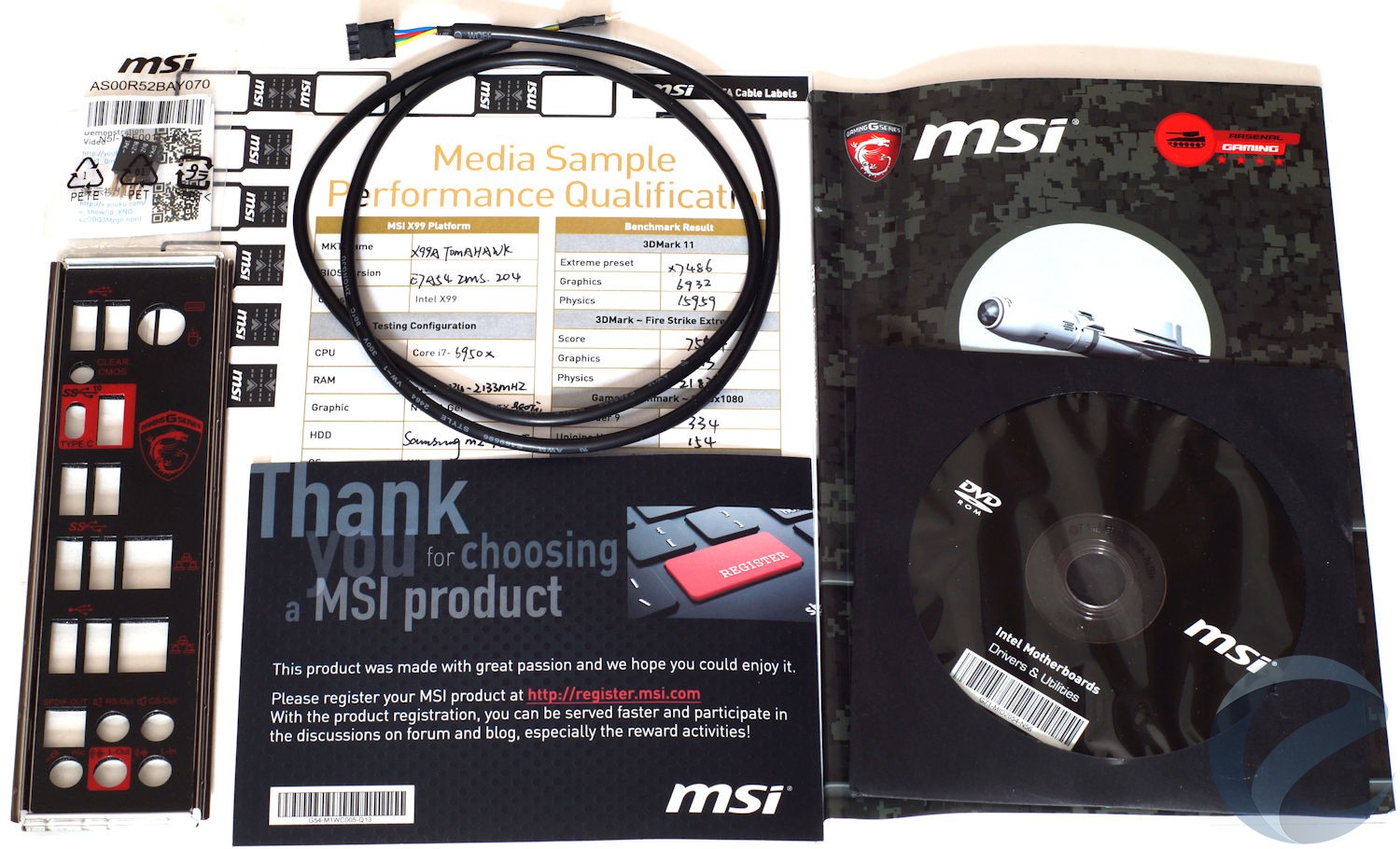 Упаковка и комплектация материнской платы MSI X99A TOMAHAWK