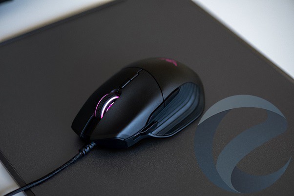 Razer представила первоклассную мышь для шутеров Basilisk