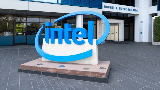 Intel признала отставание от AMD, но пообещала отвоевать свою долю на рынке