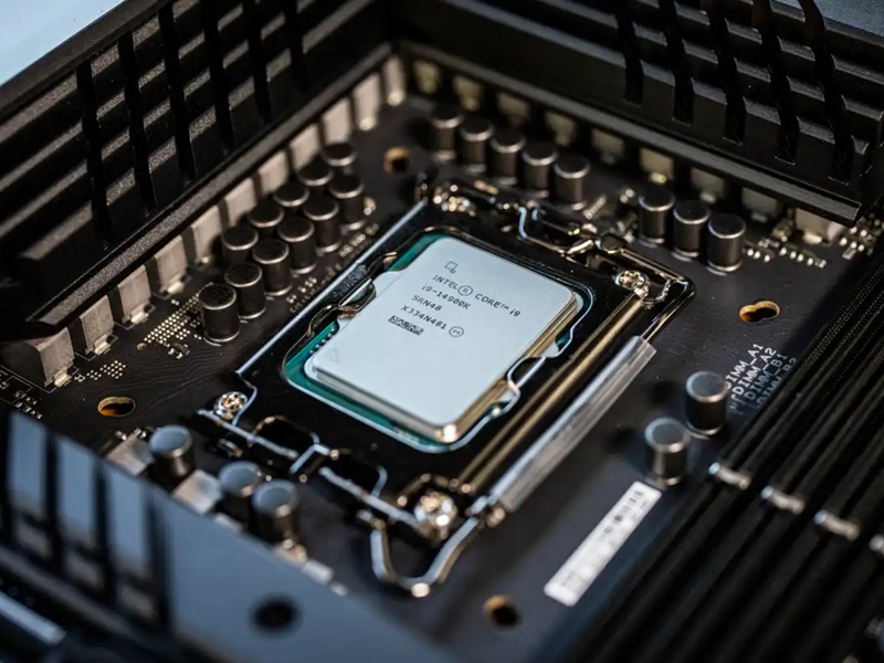 Исправление новой уязвимости в процессорах Intel с E-ядрами снижает ...