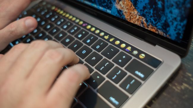 Аналитики утверждают, что  к середине 2020 года все MacBook на клавиатуре Butterfly "выйдут из игры"