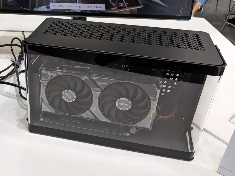 Мини-ПК Turbo Mini X поставляется с док-станцией для внешней видеокарты ...