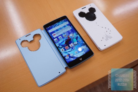 LG DM-01G – смартфон для фанатов Микки Мауса