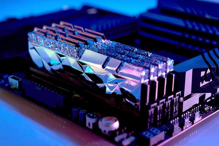 Intel Core i9-12900K способен работать с разогнанной оперативной памятью DDR5-8000
