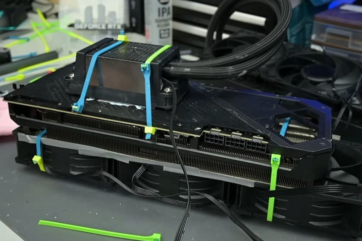 11 вентиляторов и готовая СЖО снижают температуру GeForce RTX 3080 на 29°C
