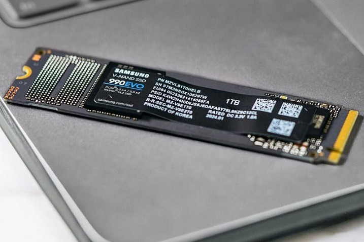 Слух: Samsung повышает цены на продукты с памятью до 80% для сервисных центров