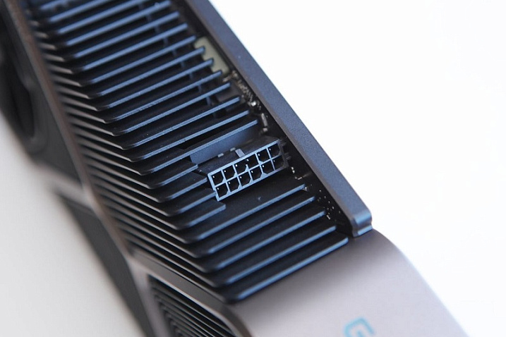 12-контактный кабель питания видеокарт от NVIDIA может быть совместим с PCIe 5.0