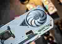 Colorful iGame GeForce RTX 5080 Vulcan White получила четыре вентилятора