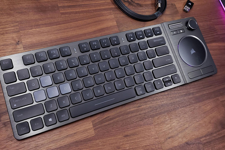 Corsair представляет беспроводную клавиатуру K83 Wireless Entertainment