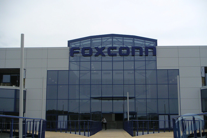 Foxconn планирует инвестировать свыше 10 миллиардов в экономику нескольких штатов США
