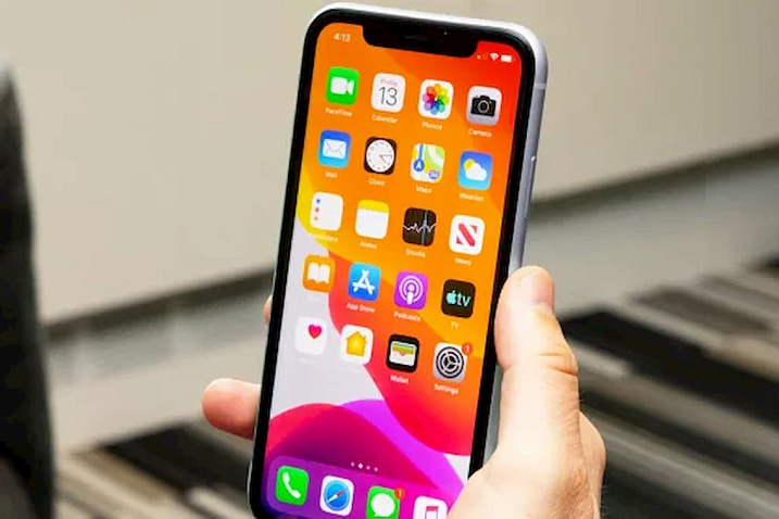 Название iPhone 12 Mini фигурирует на слитой в сеть фотографии