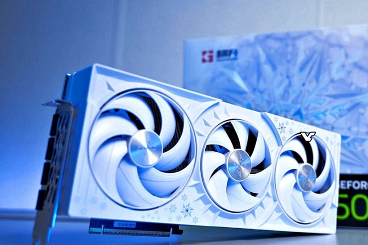 Gainward представила видеокарту GeForce RTX 5090D Frost со снежным дизайном