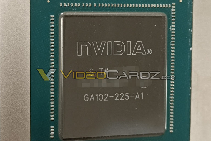 Смотрим на фотографию графического процессора видеокарты NVIDIA GeForce RTX 3080 Ti