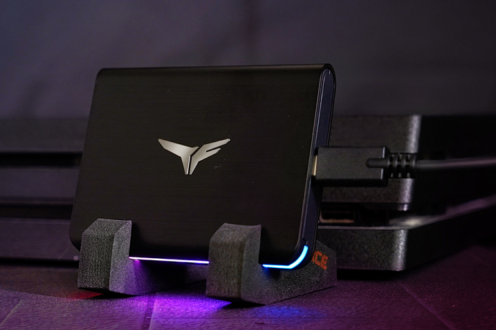 TEAMGROUP представила твердотельный накопитель с RGB-подсветкой TREASURE TOUCH External RGB