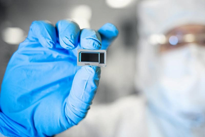 Успеху литейного подразделения Intel мешает одновременно быть и партнёром, и конкурентом