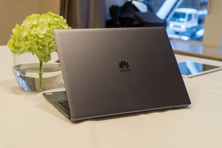 Microsoft убрала ноутбуки Huawei из своего магазина
