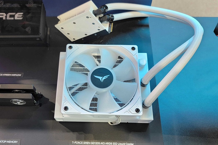 Готовая СЖО TEAMGROUP T-FORCE Siren GD120S предназначена для накопителей M.2