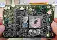 Бортовой компьютер Tesla получил APU AMD с дискретной графикой уровня Radeon PRO W6600