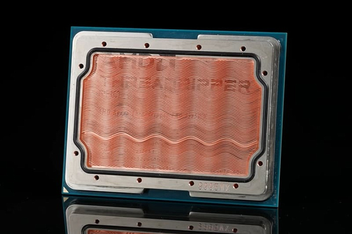 Крышечка процессора Threadripper PRO 9995WX стала отличным радиатором для СЖО