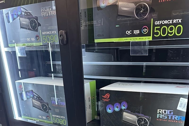 В магазинах всё же можно встретить GeForce RTX 5090, но по слишком высокой цене