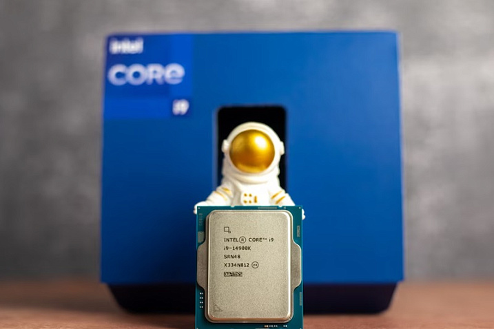 В вылетах игр на процессорах Raptor Lake виновна сама Intel