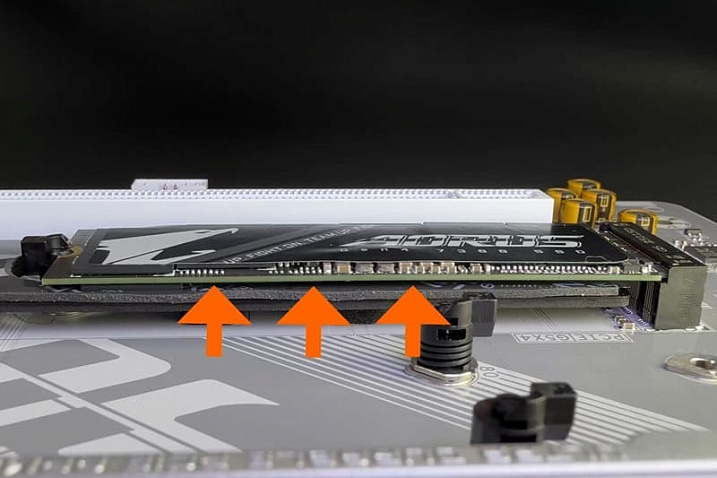 GIGABYTE реализовала простой способ охлаждения накопителей M.2 на 12℃