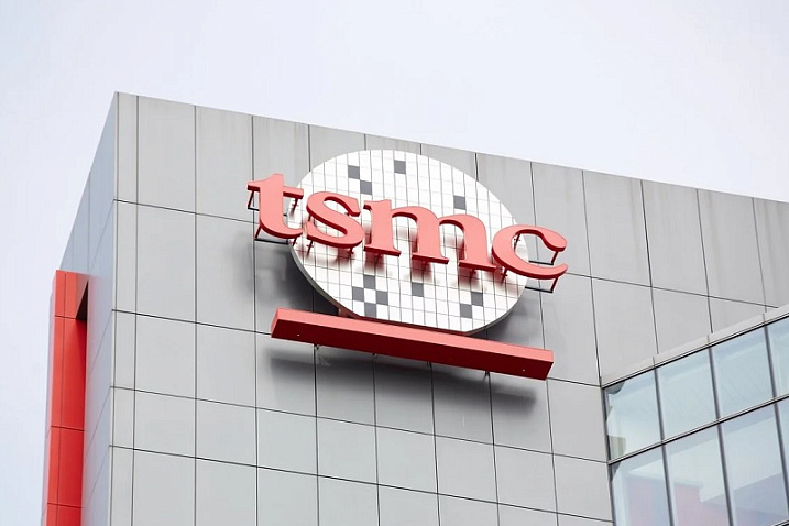 Увеличение заказов на ускорители NVIDIA A100 и H100 заставило TSMC расширять мощности