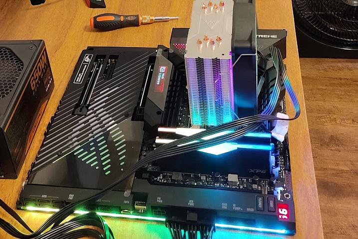 Intel Core i9-13900K может нормально работать с самым простым кулером