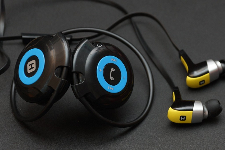 Обзор двух моделей Bluetooth стереогарнитуры: Harper HB-100 и HB-308