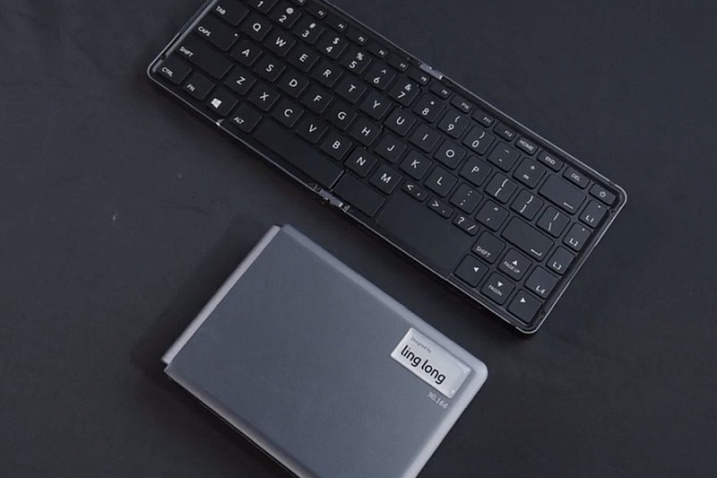 Мини-ПК в виде складной клавиатуры Lunar PC дебютирует с ценником $579