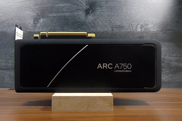 Intel заполнила розничные магазины видеокартой Arc A750 Limited Edition