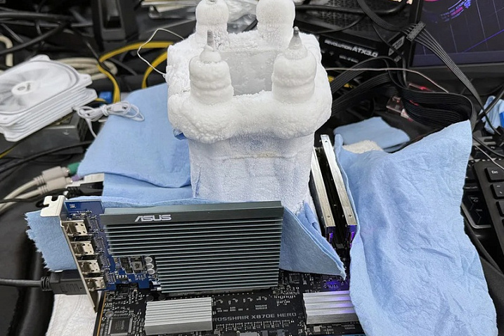 Ryzen 9 9950X установил несколько рекордов при помощи разгона до 7.54 GHz