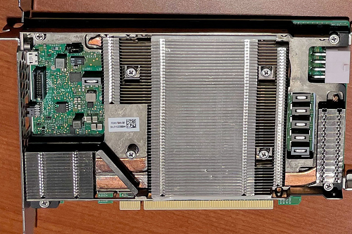 Раджа Кодури показал внутренности серверной видеокарты H3C XG310