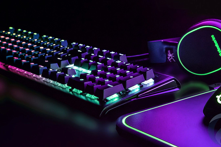 SteelSeries представила механическую клавиатуру APEX M750