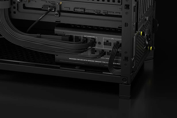 CORSAIR показала серию блоков питания HXi SHIFT с нестандартным расположением разъёмов