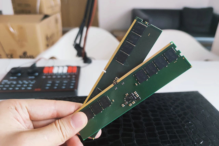 Первая партия модулей оперативной памяти DDR5 сошла с конвейера