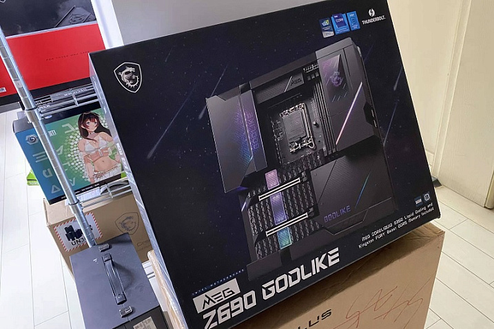 Фотографии комплекта материнской платы MSI MEG Z690 GODLIKE