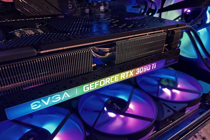 Видеокарты EVGA GeForce RTX 3090 Ti FTW3 подешевели на $1000 за месяц