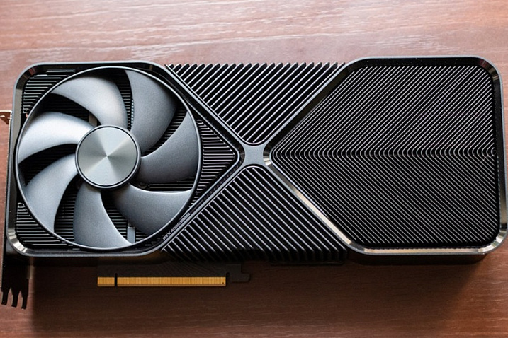 У GeForce RTX 5070 Ti ожидается 16 Гбайт GDDR7 и теплопакет 350 Вт