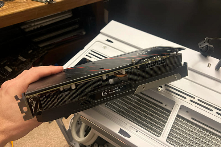 Пользователь приобрёл рабочую видеокарту Radeon RX 5700 XT буквально за $5