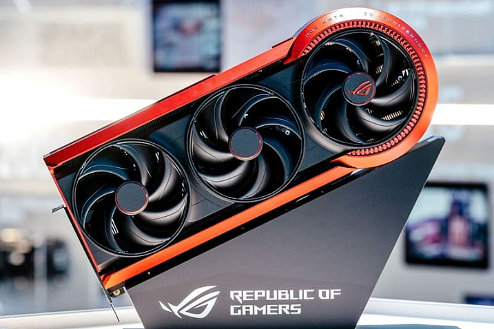 ROG Matrix Platinum RTX 5090 30th Anniversary Edition — новый лимитированный флагман ASUS