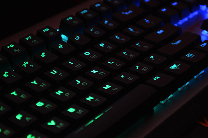Обзор игровой клавиатуры Viper V765