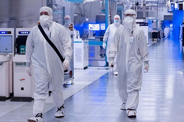 Генеральный директор Intel хочет получить больше денег от Закона о чипах, чем конкуренты
