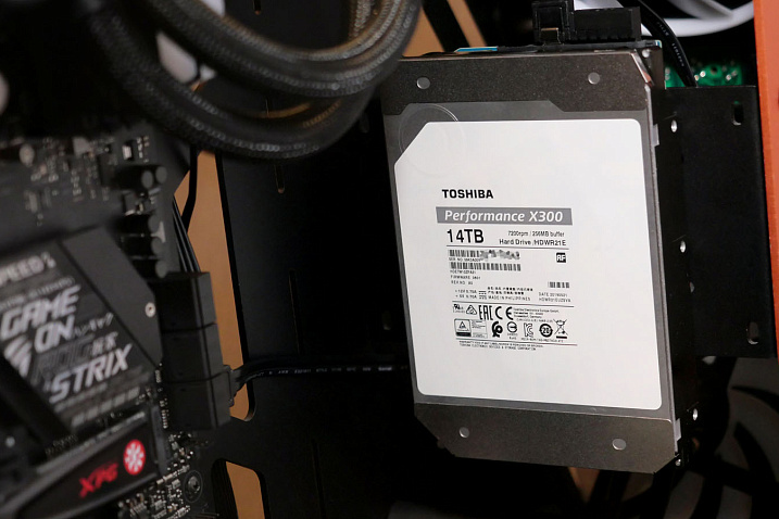 Обзор и тест жёсткого диска Toshiba X300 14 ТБ (HDWR21EUZSVA)