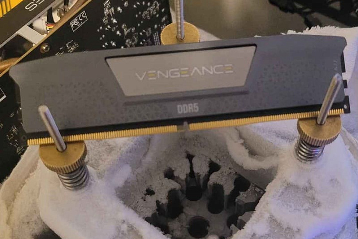 Оперативная память DDR5 установила очередной рекорд разгона, достигнув 12886 MT/s