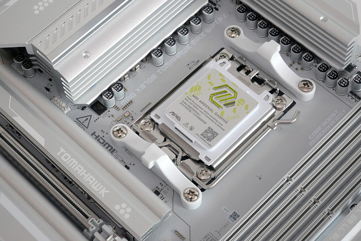 Обзор материнской платы MAG X870E TOMAHAWK MAX WIFI PZ: тест сборки со скрытыми проводами